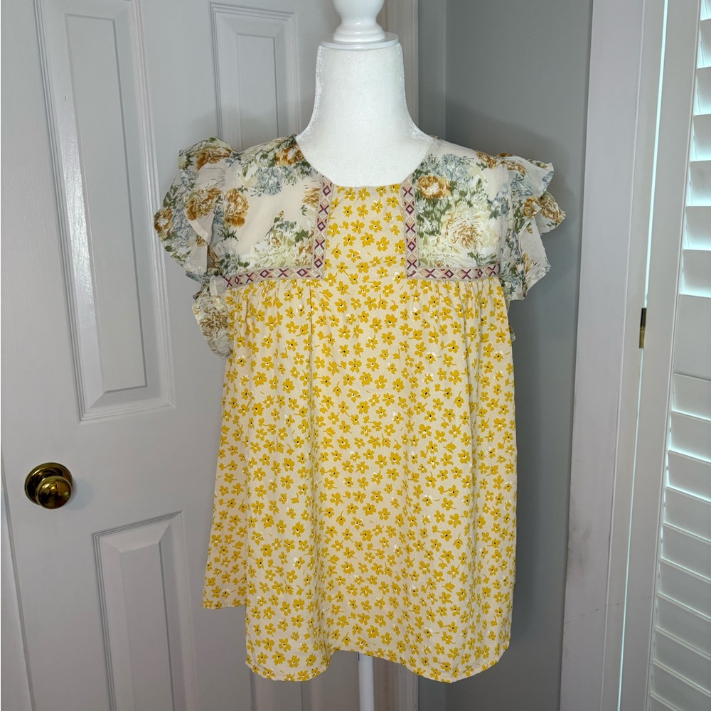 Entro Floral Yellow and Cream Women's Top with Flutter Sleeves